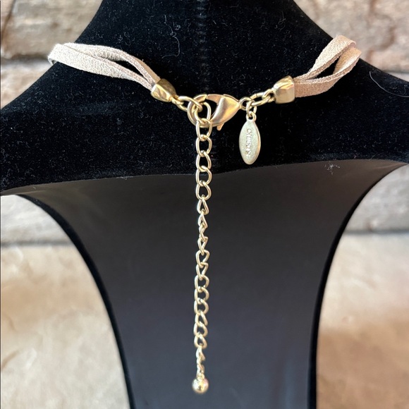 Chico’s multi colored statement necklace with large gold circle pendant - Picture 4 of 6